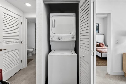 Villa ou maison à louer à Hollywood, Floride: 1 chambre № 2087335 - photo 22