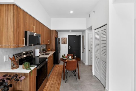 Villa ou maison à louer à Hollywood, Floride: 1 chambre № 2087335 - photo 19