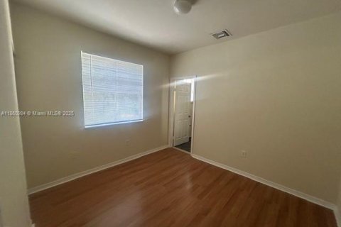 Touwnhouse à louer à Homestead, Floride: 3 chambres, 128.02 m2 № 1890452 - photo 6