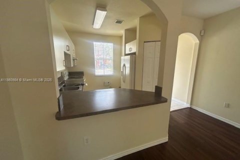 Touwnhouse à louer à Homestead, Floride: 3 chambres, 128.02 m2 № 1890452 - photo 4