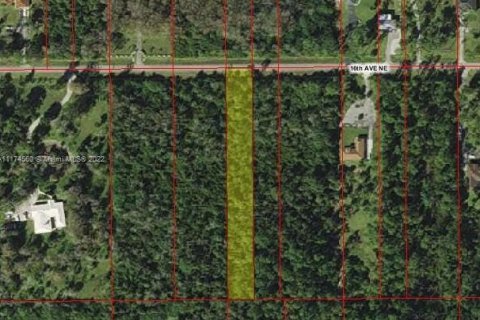 Terreno en venta en Naples, Florida № 1985368 - foto 1