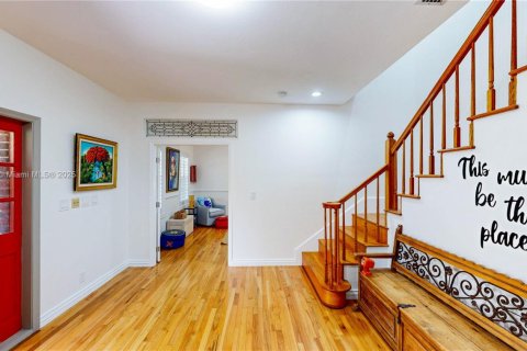 Купить виллу или дом в Хомстед, Флорида 7 спален, 306.02м2, № 1971135 - фото 8