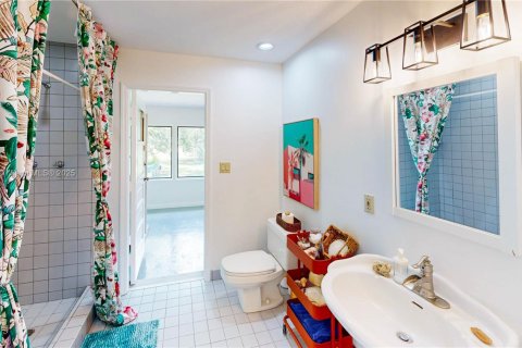 Купить виллу или дом в Хомстед, Флорида 7 спален, 306.02м2, № 1971135 - фото 28