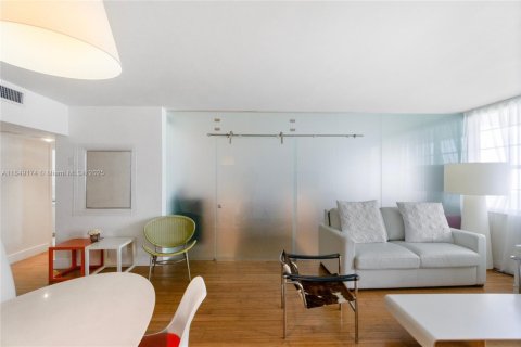 Снять в аренду кондоминиум в Майами-Бич, Флорида 1 спальня, 82.68м2, № 1957956 - фото 7