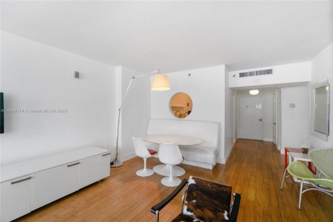 Снять в аренду кондоминиум в Майами-Бич, Флорида 1 спальня, 82.68м2, № 1957956 - фото 3