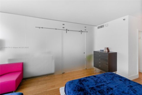 Снять в аренду кондоминиум в Майами-Бич, Флорида 1 спальня, 82.68м2, № 1957956 - фото 16