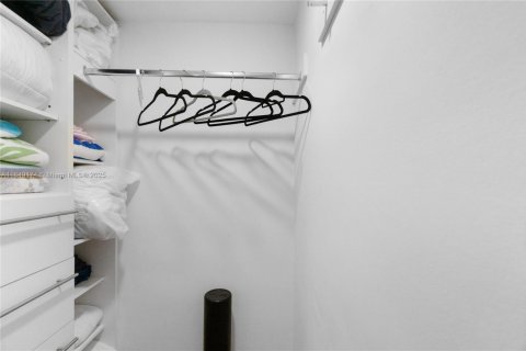 Снять в аренду кондоминиум в Майами-Бич, Флорида 1 спальня, 82.68м2, № 1957956 - фото 11