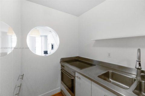 Снять в аренду кондоминиум в Майами-Бич, Флорида 1 спальня, 82.68м2, № 1957956 - фото 10