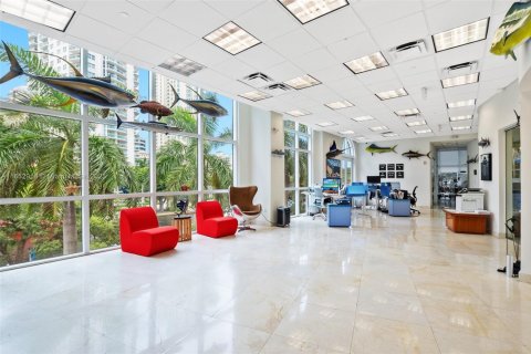 Propiedad comercial en venta en Fort Lauderdale, Florida № 1861528 - foto 6