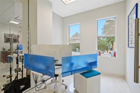 Propiedad comercial en venta en Fort Lauderdale, Florida № 1861528 - foto 26