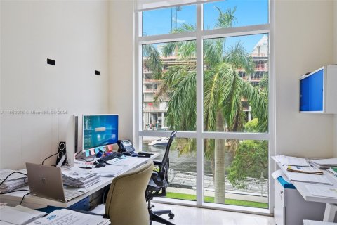 Propiedad comercial en venta en Fort Lauderdale, Florida № 1861528 - foto 29