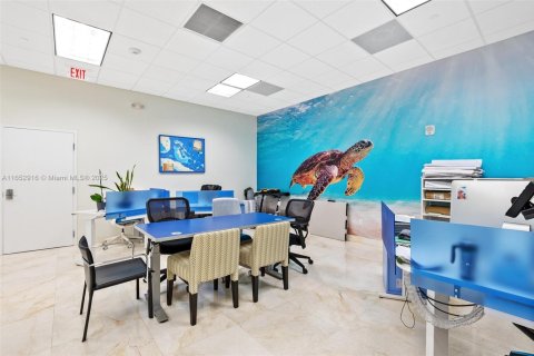 Propiedad comercial en venta en Fort Lauderdale, Florida № 1861528 - foto 20
