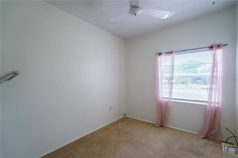 Villa ou maison à vendre à Ocala, Floride: 4 chambres, 148.74 m2 № 2147617 - photo 17