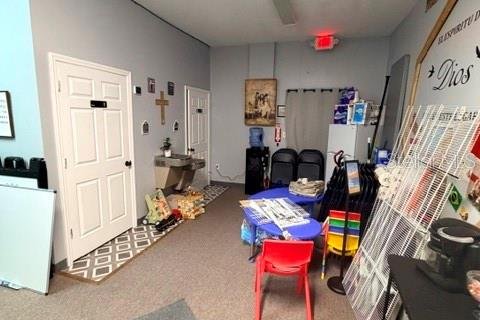 Immobilier commercial à louer à DeLand, Floride: 1247.86 m2 № 2399381 - photo 4