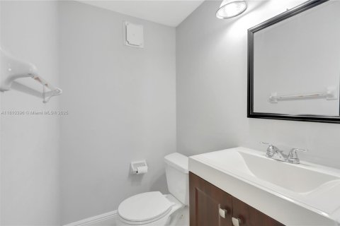 Copropriété à vendre à Miami, Floride: 1 chambre, 67.63 m2 № 1779394 - photo 10