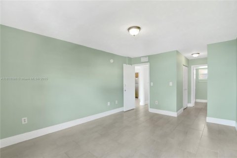 Copropriété à vendre à Miami, Floride: 1 chambre, 67.63 m2 № 1779394 - photo 12