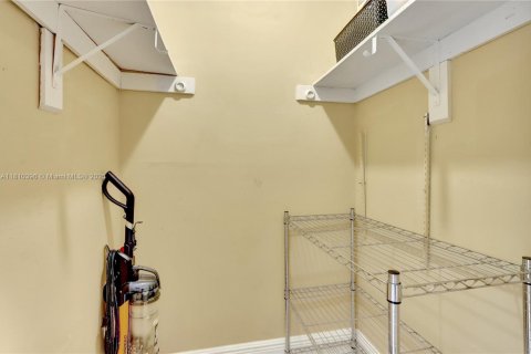 Copropriété à vendre à Miami, Floride: 1 chambre, 67.63 m2 № 1779394 - photo 16