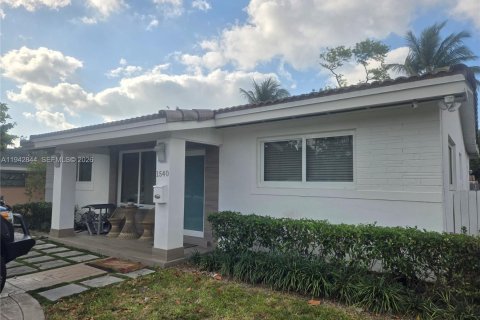 Villa ou maison à vendre à North Miami Beach, Floride: 4 chambres, 144.93 m2 № 2000176 - photo 2