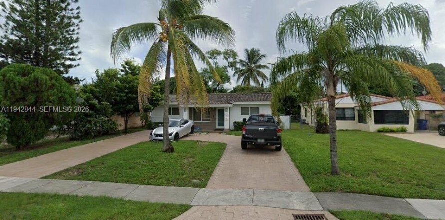 Villa ou maison à North Miami Beach, Floride 4 chambres, 144.93 m2 № 2000176