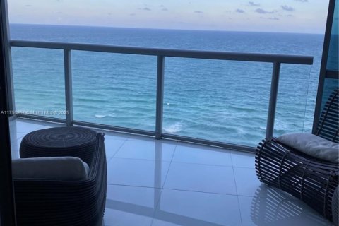Condo in Sunny Isles Beach, Florida, 1 bedroom  № 1728523 - photo 14