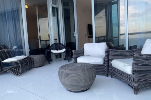 Condo in Sunny Isles Beach, Florida, 1 bedroom  № 1728523 - photo 16