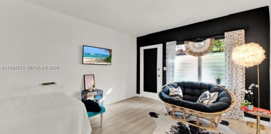 Студия в кондо в Майами-Бич, Флорида № 1987586