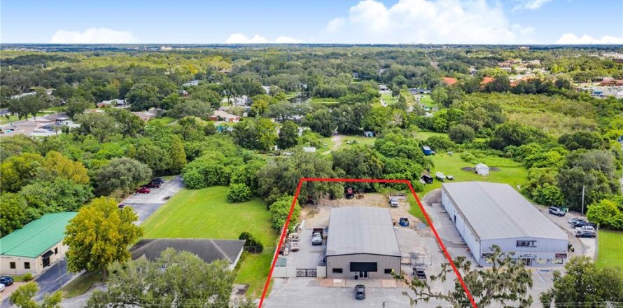 Commercial property in Lakeland, Florida 464.51 sq.m. № 1833385