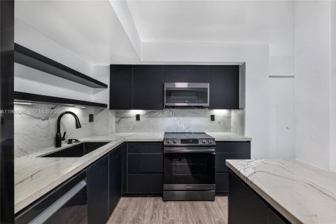 Купить кондоминиум в Майами, Флорида 2 спальни, 117.8м2, № 2023590 - фото 15