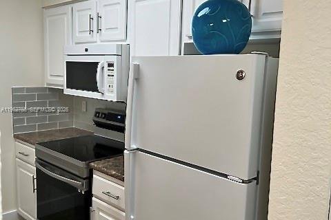 Снять в аренду кондоминиум в Окленд-Парк, Флорида 2 спальни, 96.43м2, № 2024132 - фото 4