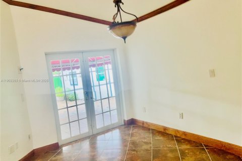 Casa en alquiler en Miami, Florida, 4 dormitorios, 137.31 m2 № 1953830 - foto 8