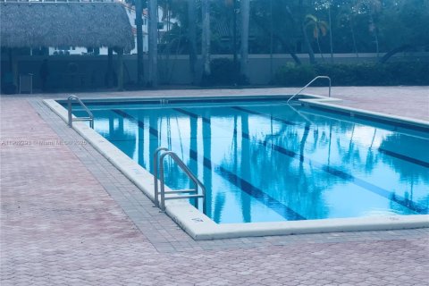 Casa en alquiler en Miami, Florida, 4 dormitorios, 137.31 m2 № 1953830 - foto 1