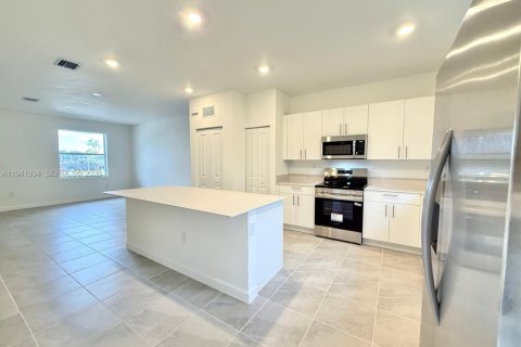 Adosado en alquiler en Florida City, Florida, 3 dormitorios № 1999749 - foto 10