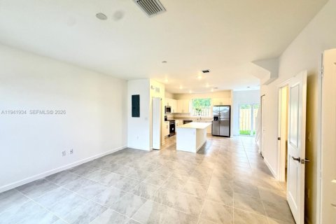 Adosado en alquiler en Florida City, Florida, 3 dormitorios № 1999749 - foto 23