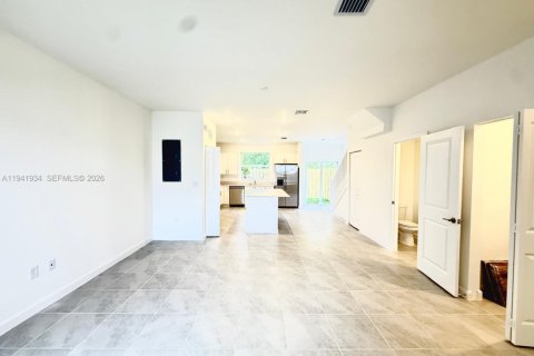 Adosado en alquiler en Florida City, Florida, 3 dormitorios № 1999749 - foto 18