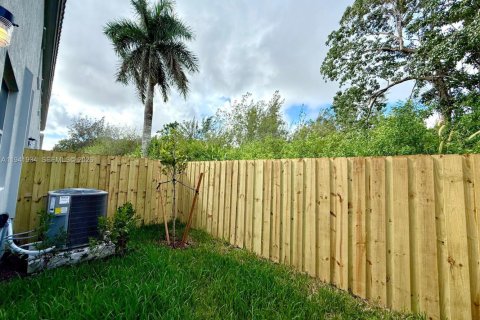 Adosado en alquiler en Florida City, Florida, 3 dormitorios № 1999749 - foto 27