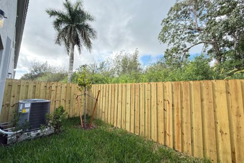 Adosado en alquiler en Florida City, Florida, 3 dormitorios № 1999749 - foto 28