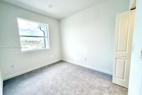 Adosado en alquiler en Florida City, Florida, 3 dormitorios № 1999749 - foto 13