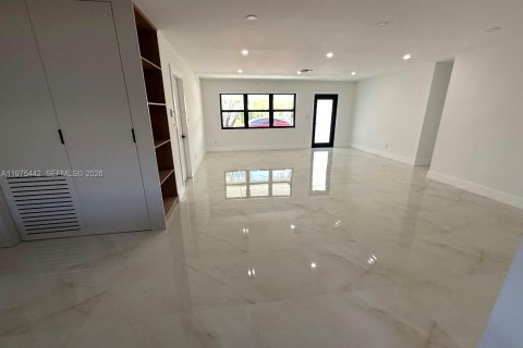 Купить виллу или дом в Окленд-Парк, Флорида 4 спальни, 191.19м2, № 2038454 - фото 5