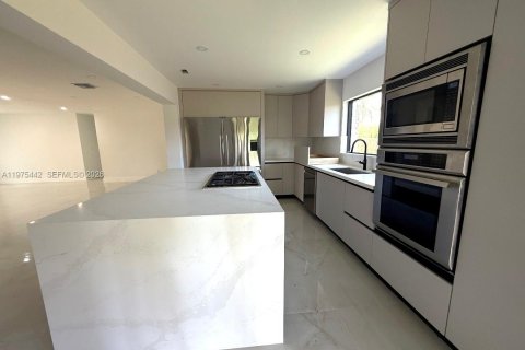 Купить виллу или дом в Окленд-Парк, Флорида 4 спальни, 191.19м2, № 2038454 - фото 7