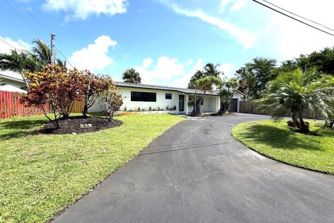 Купить виллу или дом в Окленд-Парк, Флорида 4 спальни, 191.19м2, № 2038454 - фото 2