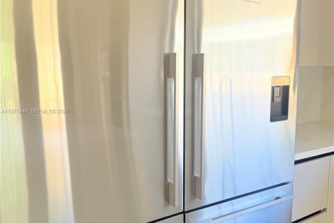 Купить виллу или дом в Окленд-Парк, Флорида 4 спальни, 191.19м2, № 2038454 - фото 8