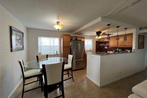 Condo in Delray Beach, Florida, 2 bedrooms  № 1705647 - photo 2