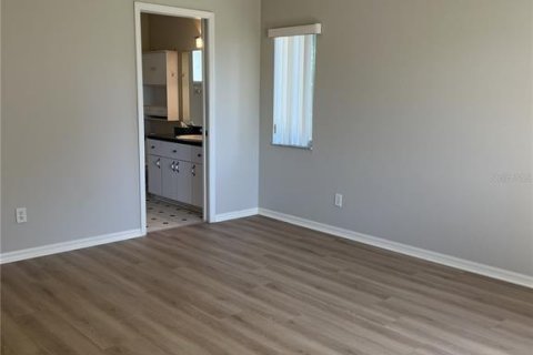 Villa ou maison à louer à Ocala, Floride: 2 chambres, 138.8 m2 № 2096912 - photo 6