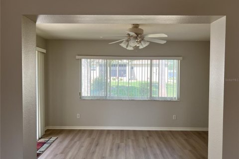 Villa ou maison à louer à Ocala, Floride: 2 chambres, 138.8 m2 № 2096912 - photo 3