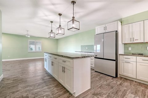Condominio en venta en Longboat Key, Florida, 2 dormitorios, 106.84 m2 № 2200105 - foto 4
