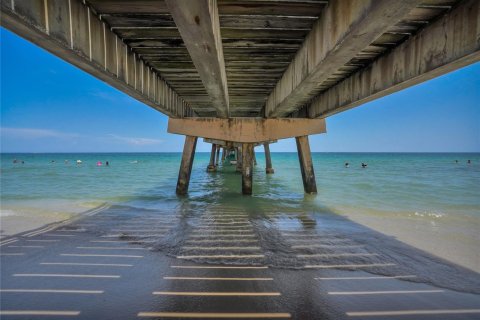 Condo in Lauderdale-by-the-Sea, Florida, 2 bedrooms  № 1208581 - photo 1