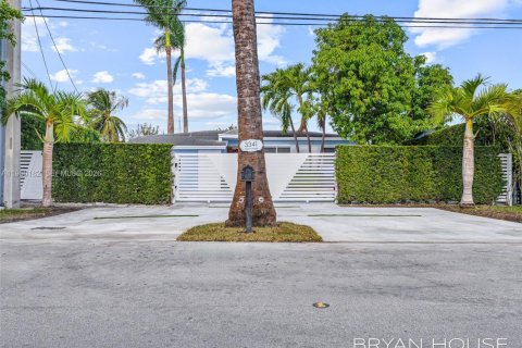 Villa ou maison à vendre à Miami, Floride: 3 chambres, 128.11 m2 № 2054655 - photo 24