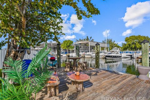 Villa ou maison à vendre à Miami, Floride: 3 chambres, 128.11 m2 № 2054655 - photo 17