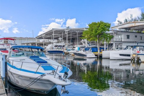 Villa ou maison à vendre à Miami, Floride: 3 chambres, 128.11 m2 № 2054655 - photo 8