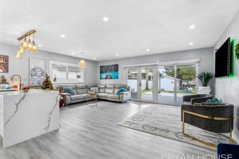 Villa ou maison à vendre à Miami, Floride: 3 chambres, 128.11 m2 № 2054655 - photo 7